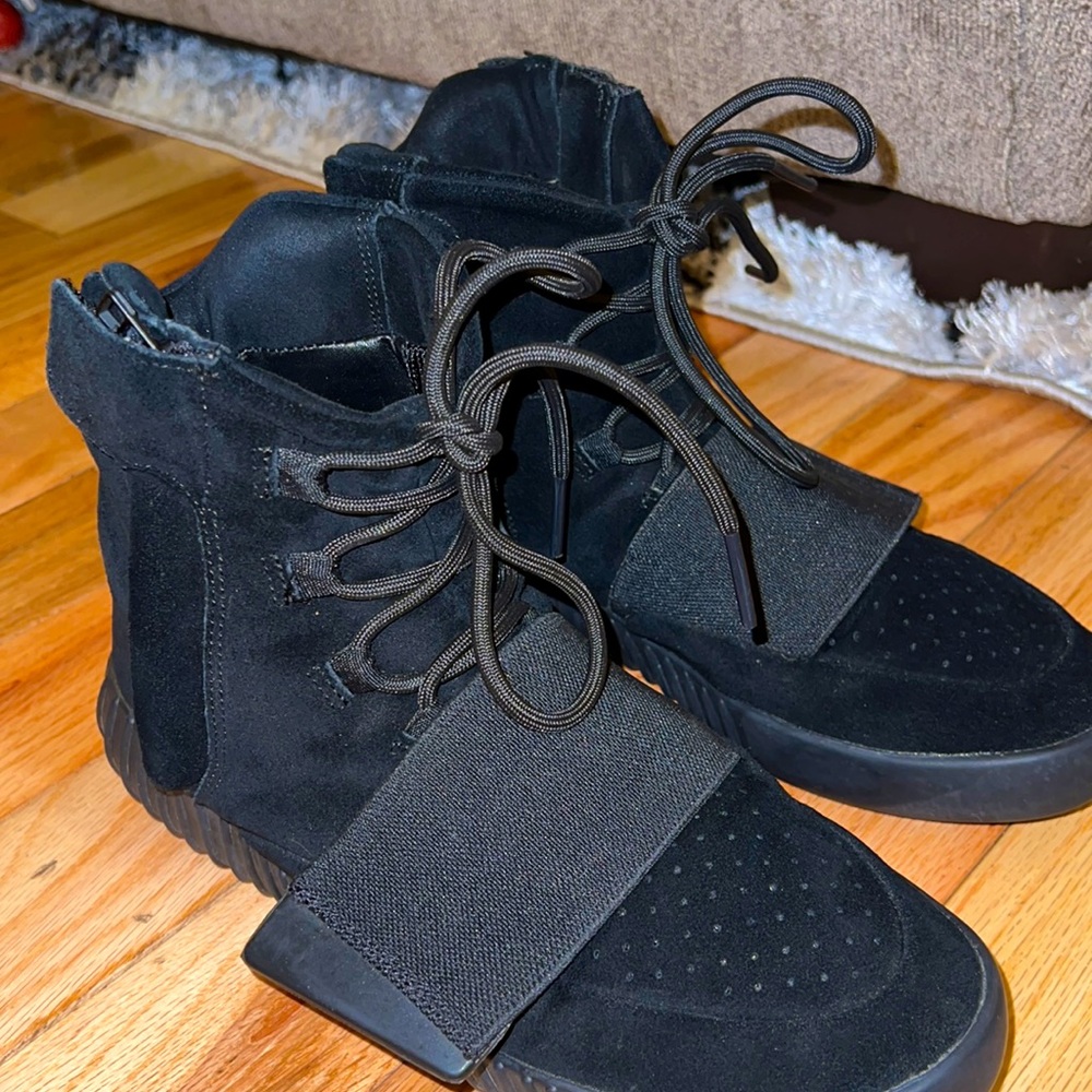 Adidas Yeezy Boost 750 - Triple Black Size 8 BELOW RETAIL RARE!